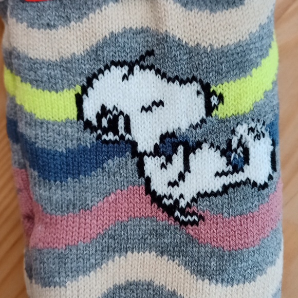 Peanuts Snoopy Sherpa Lined Slipper Socks Gripper Soles - Picture 3 of 7